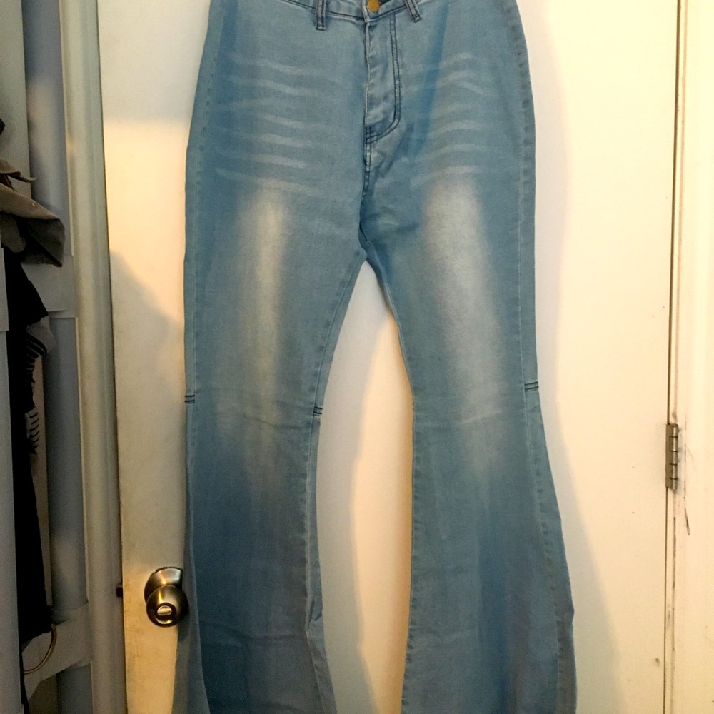 Size M. Brand New, never been worn or tried on. Bell bottoms. Echoine brand.